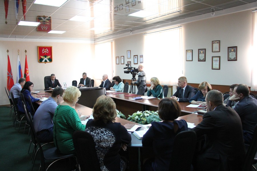 Комитет по образованию новомосковск совещание фото. Председатель комитета по образованию новомосковск. Комитет по образованию новомосковск. Комитет по образованию новомосковск. Председатель комитета по образованию новомосковск нагаева.